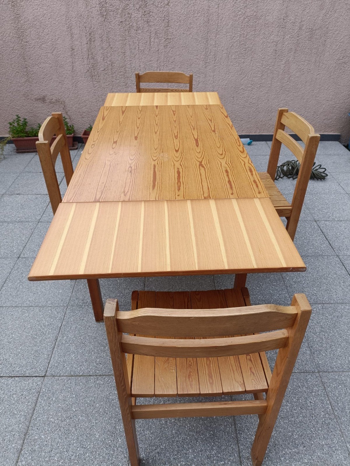 Table à manger avec allonges et 4 chaises, Enlèvement
