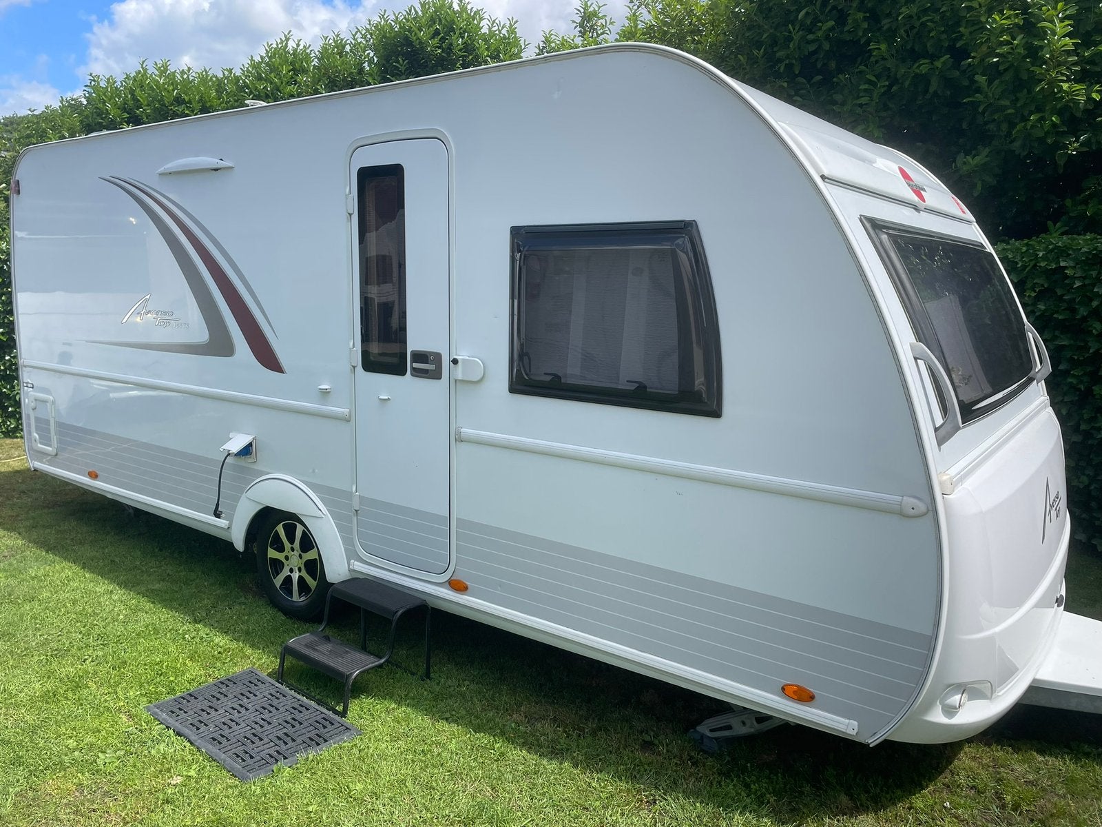 Caravan Burstner 465TS met mover en Airco, douche, bj 2015, Caravanes & Camping, Caravanes, Entreprise, jusqu'à 4, Banquette en rond