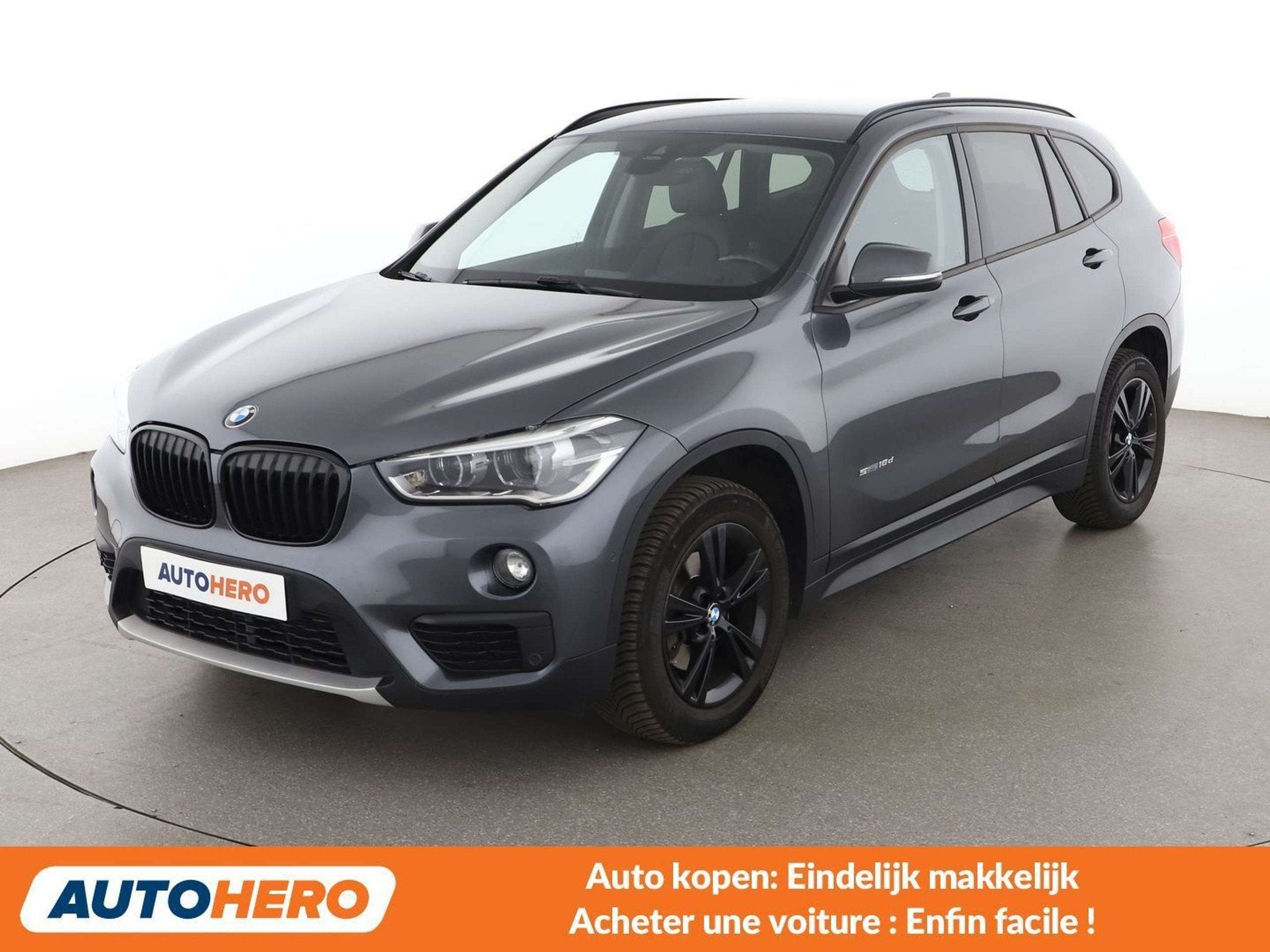 BMW X1 sDrive 18d Advantage (bj 2017), Auto's, Zwart, Leder, Emergency brake assist, 5 deurs