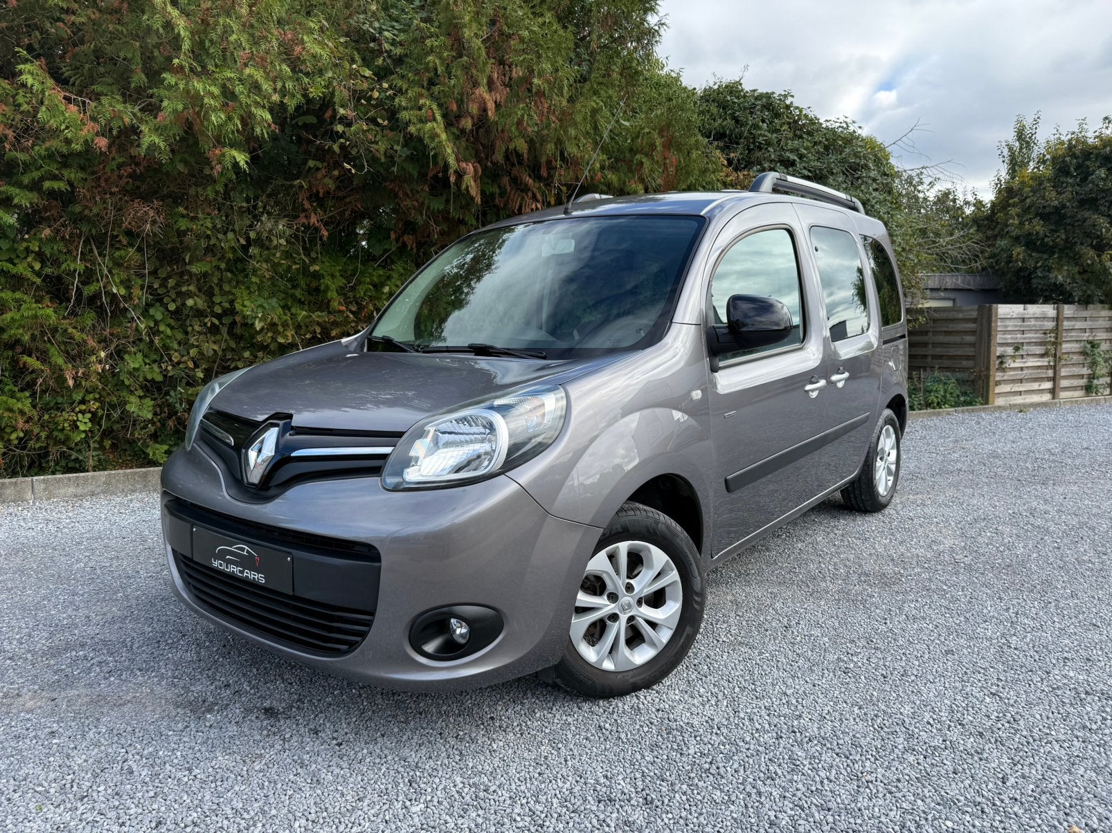 Renault Kangoo 1.2i * Limited* 63.000 km*, Auto's, Voorwielaandrijving, Monovolume, 140 g/km, Euro 6