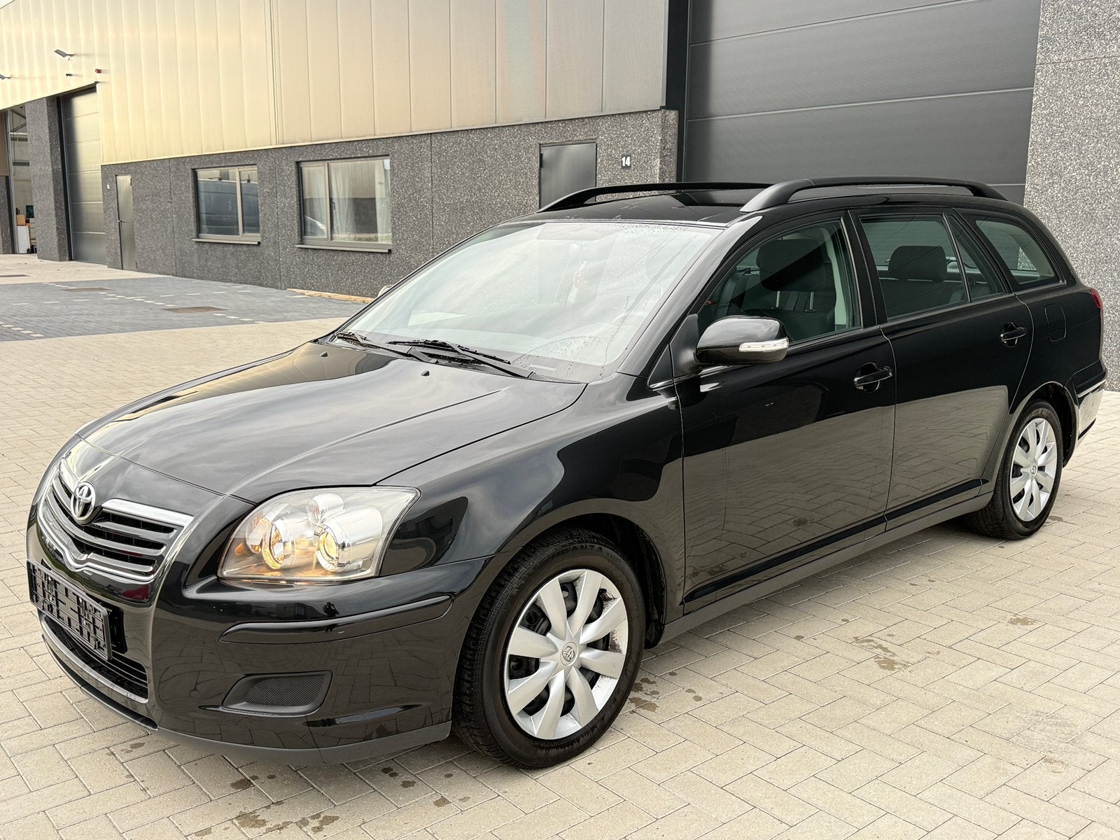 Toyota Avensis - 2.0d - d-4d - 037.000 km - nieuwstaat!, Auto's, Dealer onderhouden, 93 kW, https://public.car-pass.be/vhr/dd5ba0d5-cfee-4254-976a-693f9c3a3fcf