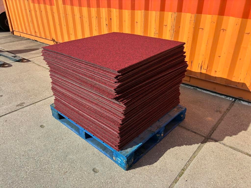 Carrelage de tapis rouge bordelais/2000m2, Maison & Meubles, Ameublement | Revêtements de sol, Enlèvement, Comme neuf, Rouge, Dalles de Moquette