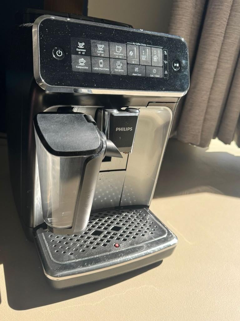 Philips LatteGo 3200, Elektronische apparatuur, Koffiezetapparaten, Ophalen, Afneembaar waterreservoir, Gebruikt, Koffiemachine