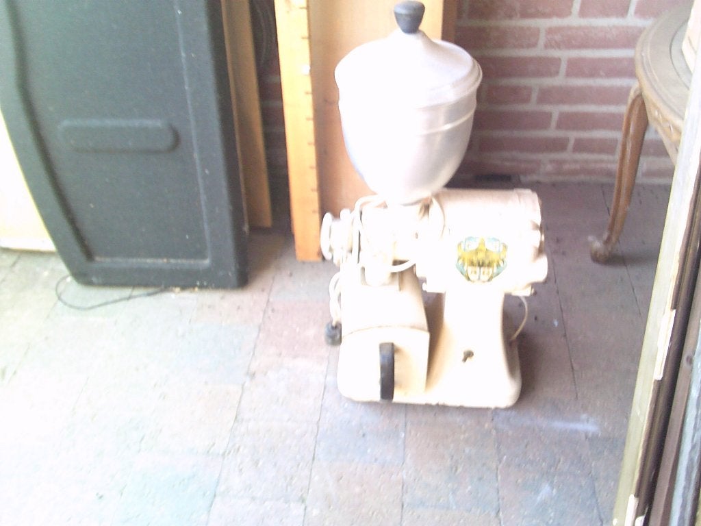 oude winkel koffiemolen  jaren 1950, Antiek en Kunst, Ophalen