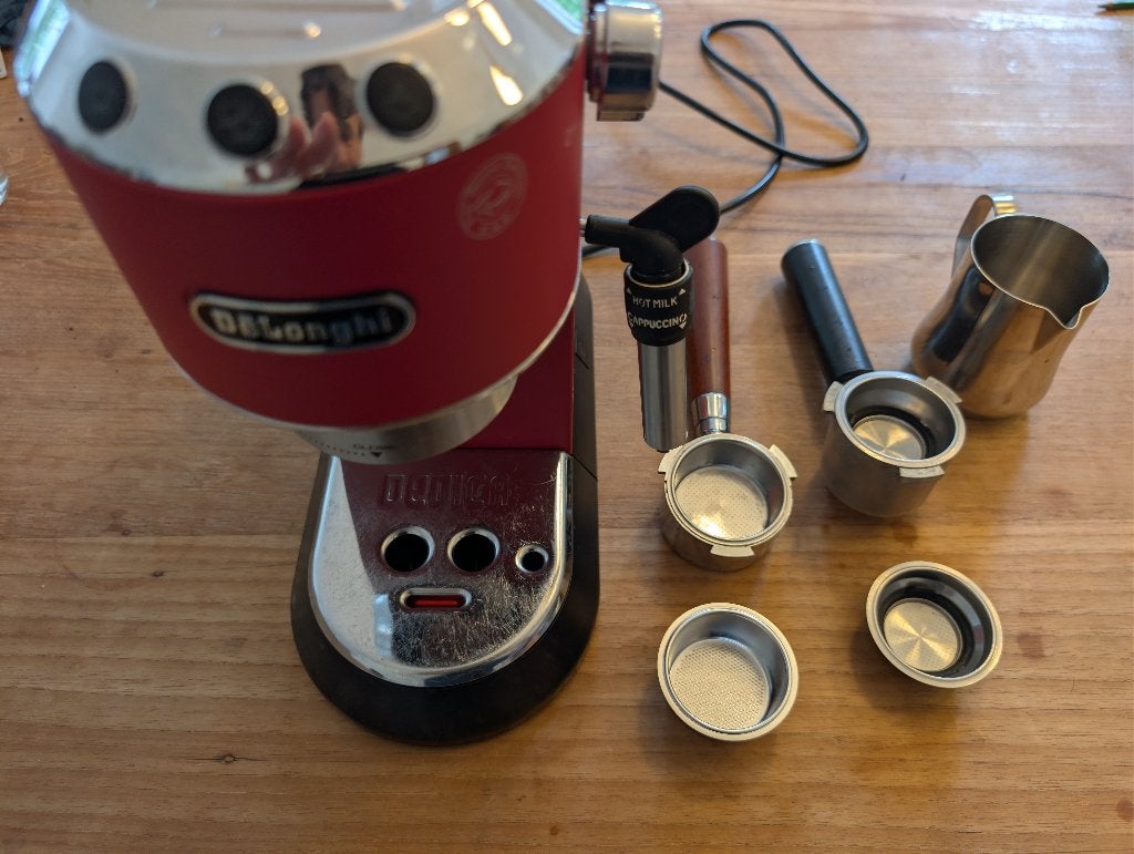 De'Longhi Dedica Style + accessoires, Café moulu, Machine à espresso, Réservoir d'eau amovible, Enlèvement ou Envoi