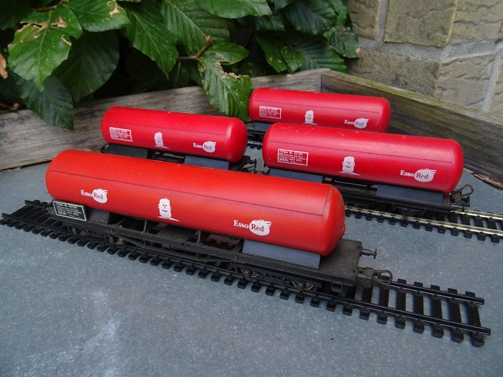 Lot de wagons « Esso Red » - Lima - HO, Hobby & Loisirs créatifs, Enlèvement ou Envoi, Wagon, Lima, Courant continu