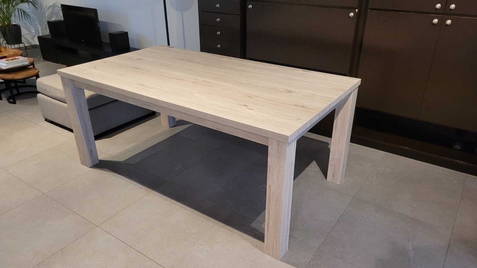 Eettafel met houtpatroon in moderne grijstint 183,5x102x77,5, Huis en Inrichting, Ophalen, 100 tot 150 cm, Zo goed als nieuw, Vijf personen of meer