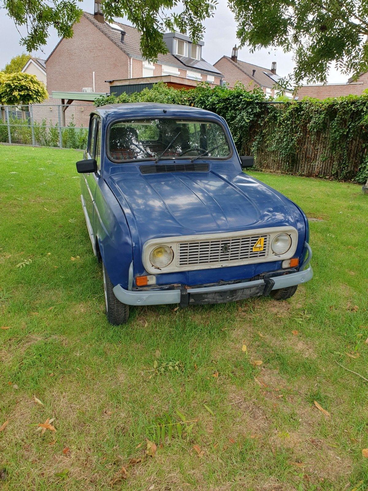 schuurfond leuke renault 4 GTL 1985 orginaile nerderlands, Auto's, Oldtimers, Blauw, Particulier, Blauw, Te koop