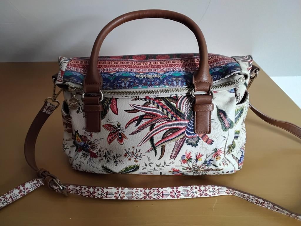 Handtas Desigual, Handtassen en Accessoires, Tassen | Damestassen, Ophalen of Verzenden, Zo goed als nieuw, Beige, Handtas