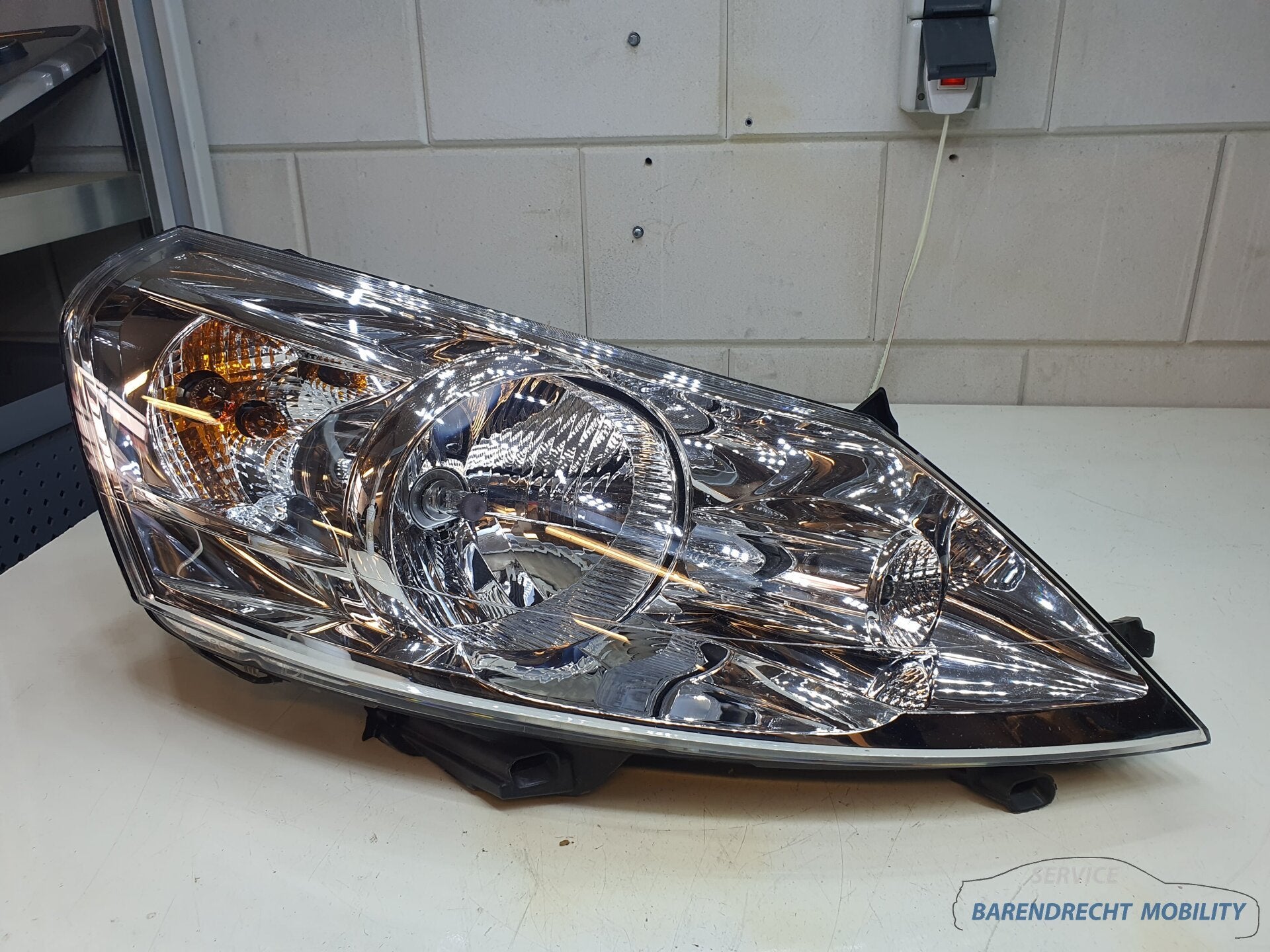 Peugeot Expert Tepee Citro n Jumpy G9 koplamp 89902604 recht, Taurusavenue 1
2132 LS  Hoofddorp, NL, Gebruikt, Contact.group@renault.com