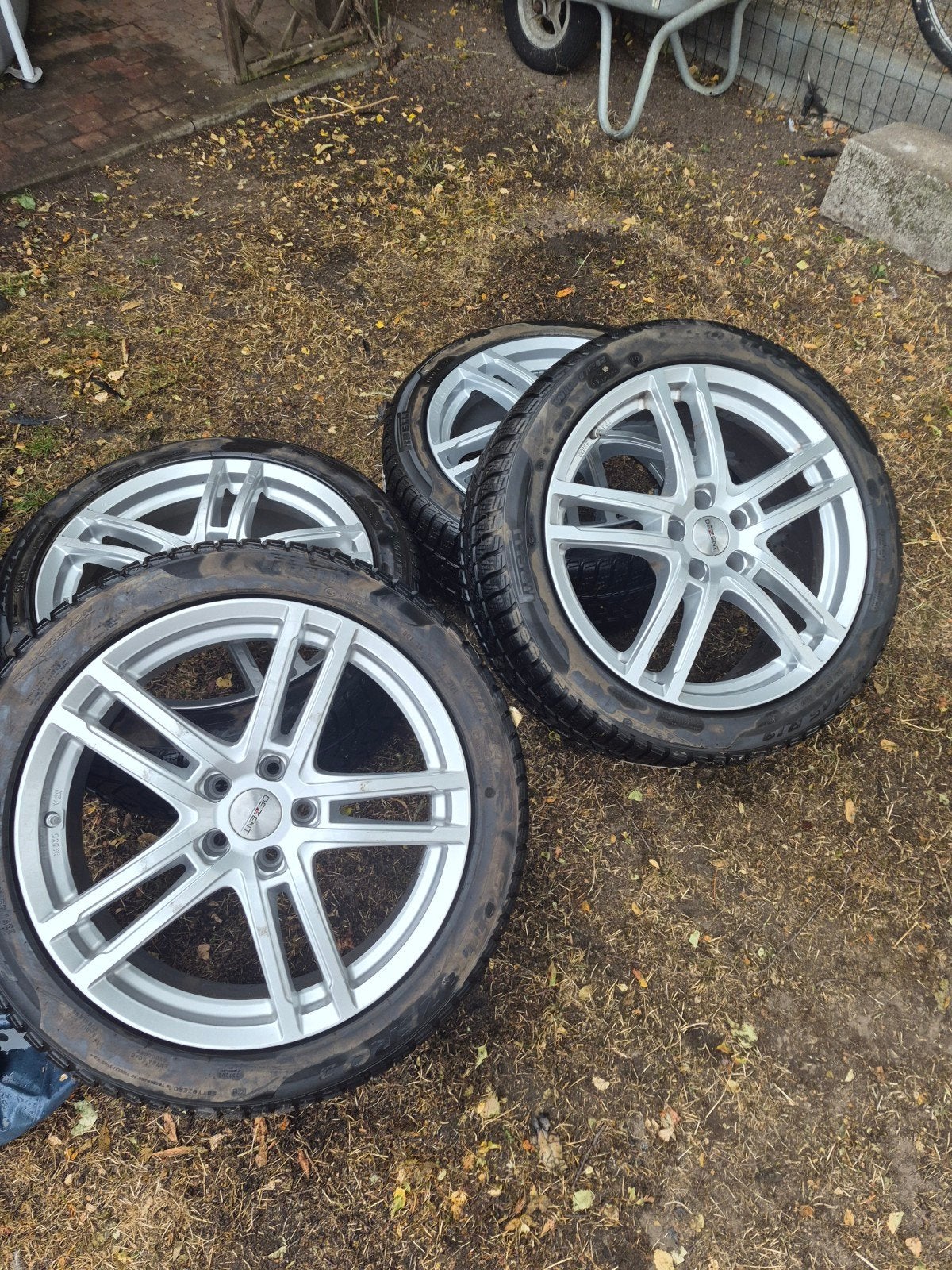 jantes Dezent avec nouveaux pneus d'hiver Pirelli, Neuf, Pneus hiver, 18 pouces, Enlèvement