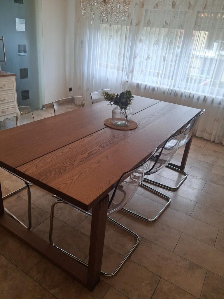 Table a manger ikea avec 6 chaises., Enlèvement