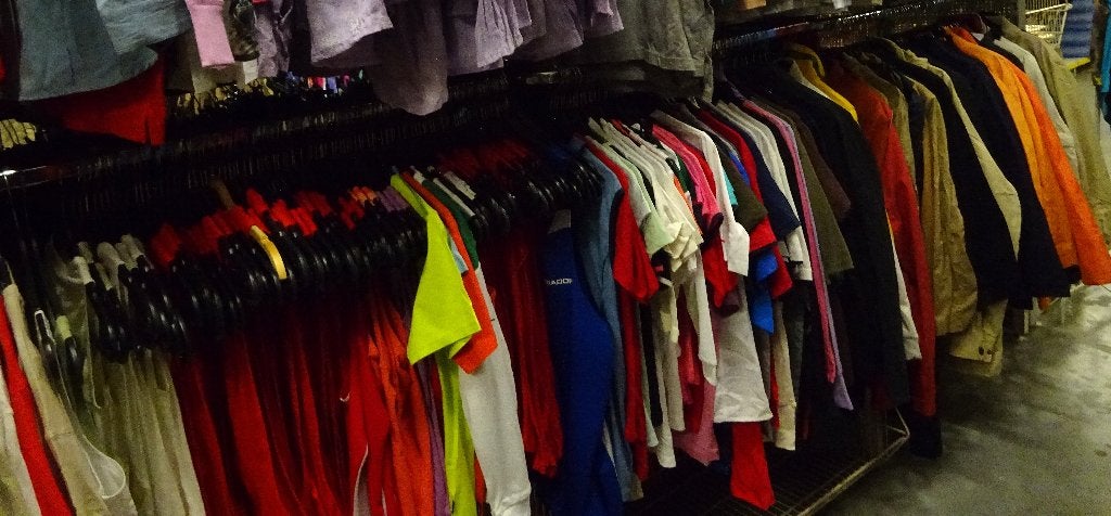 NIEUW Partijtje van 1500 stuks kwaliteit kleding voor Dames,, Ophalen, Nieuw
