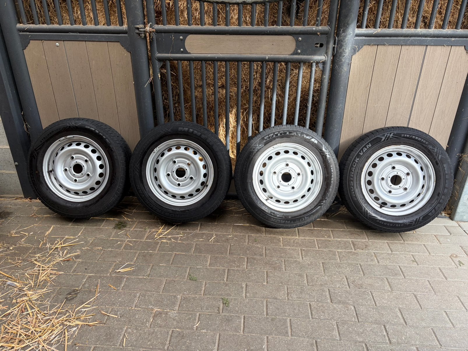 Winterbanden plus velgen 16” voor Ford Transit custom., Pneus et Jantes, 16 pouces, Véhicule utilitaire, Enlèvement