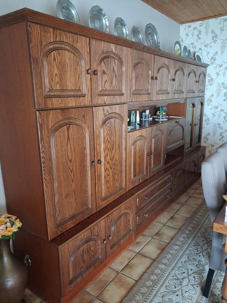 Woonkamer kast. Heel goede staat. Tinnen schotels al verkoch, Antiek en Kunst, Ophalen