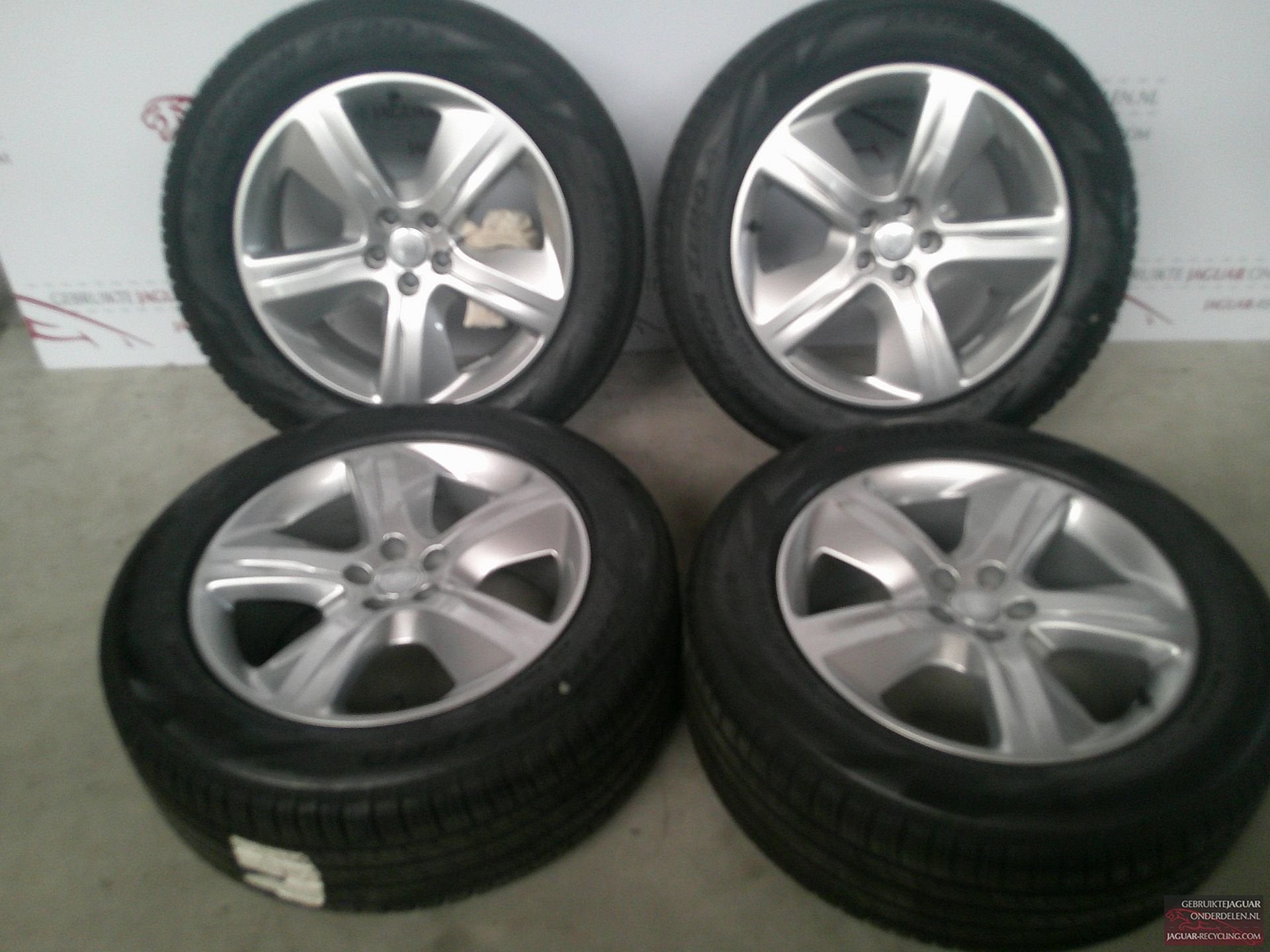 19″ Velar velgen set met Pirelli All season, Auto-onderdelen, Banden en Velgen, Gebruikt, Velg(en), -, -