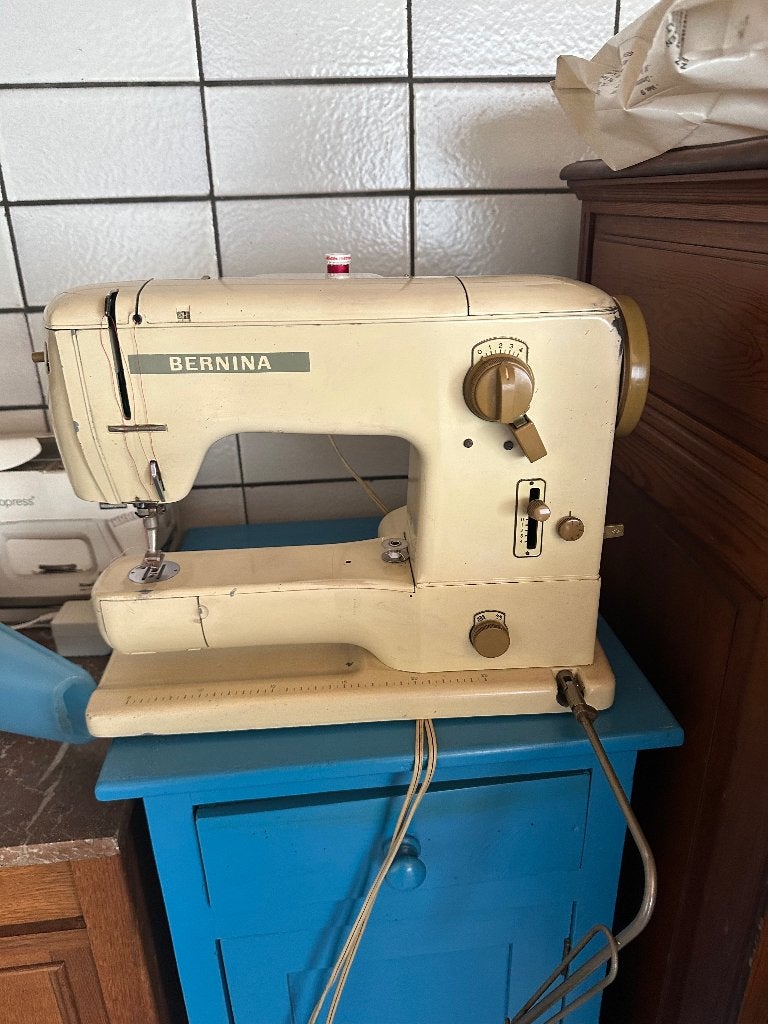 Oude naaimachine Bernina, Ophalen, Gebruikt, Naaimachine, Bernina