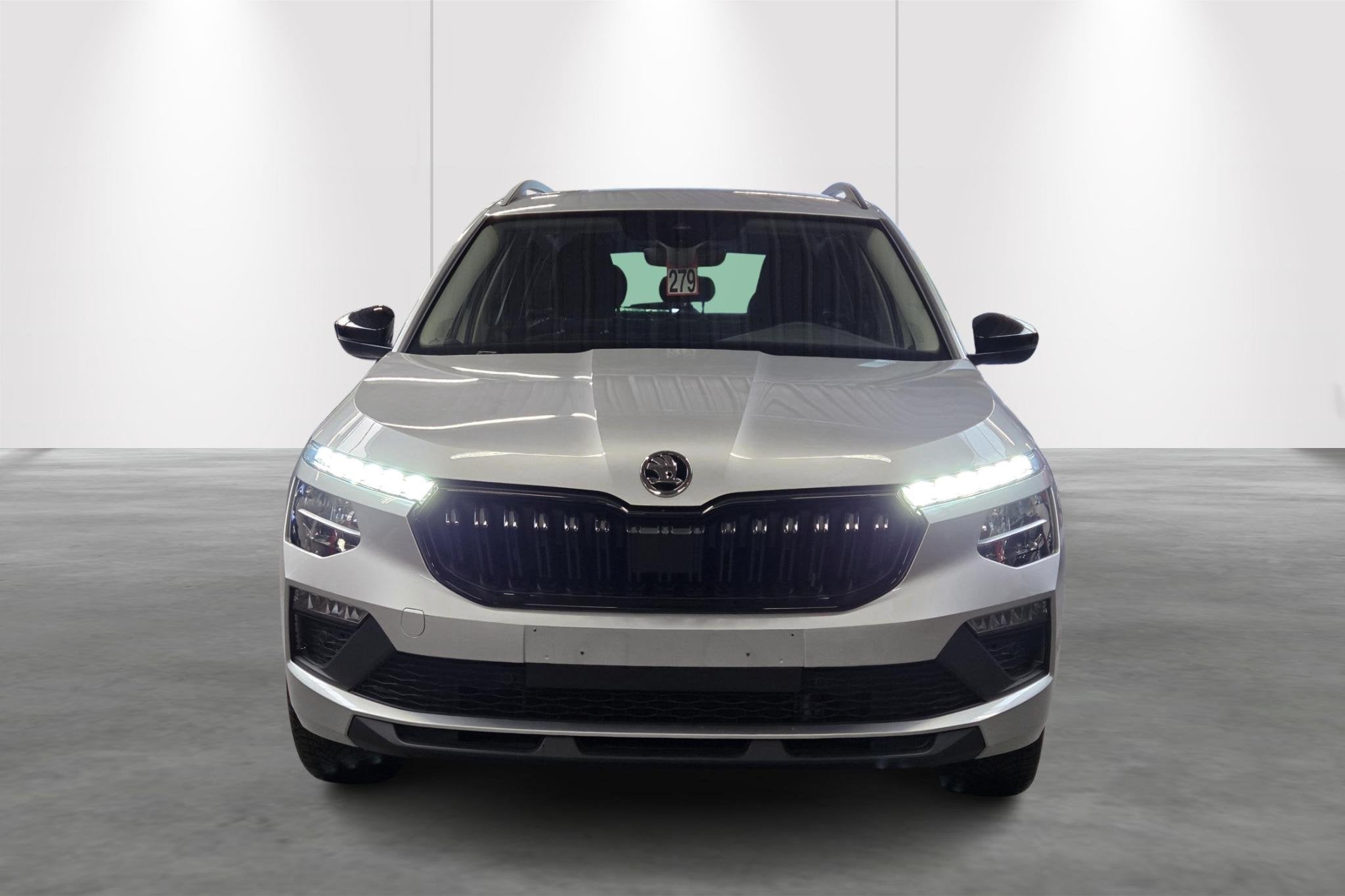 Skoda Kamiq 1.0 TSI-Airco-Winter Pack-Camera-Keyless, Stof, Gebruikt, 116 pk, 610 kg