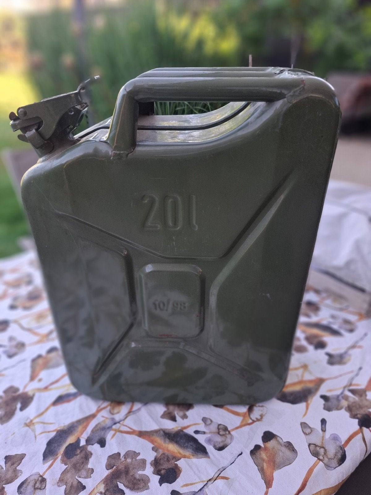 Jerrycan 20 liter, Enlèvement