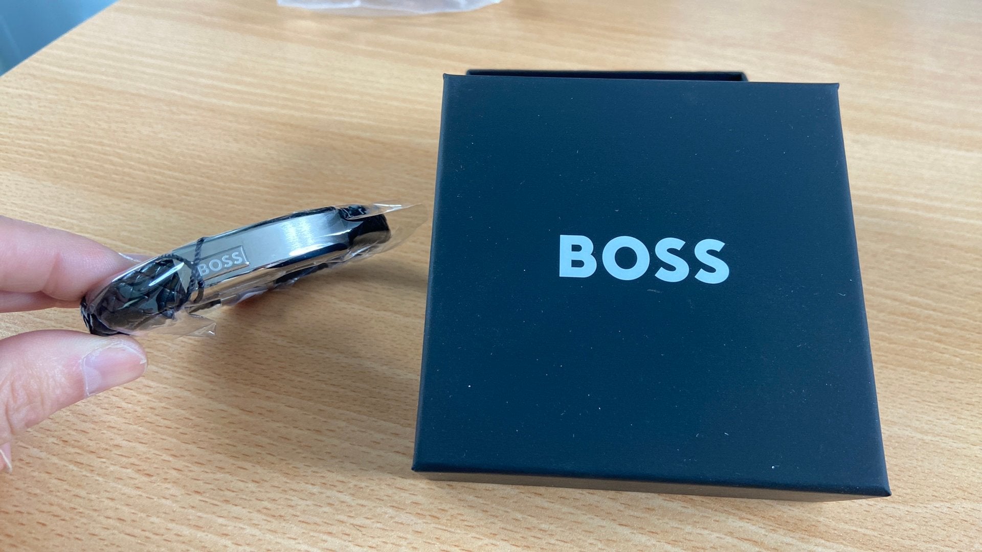 Bracelet BOSS Neuf !, Bijoux, Sacs & Beauté, Bracelets, Enlèvement ou Envoi, Neuf, Noir, Cuir