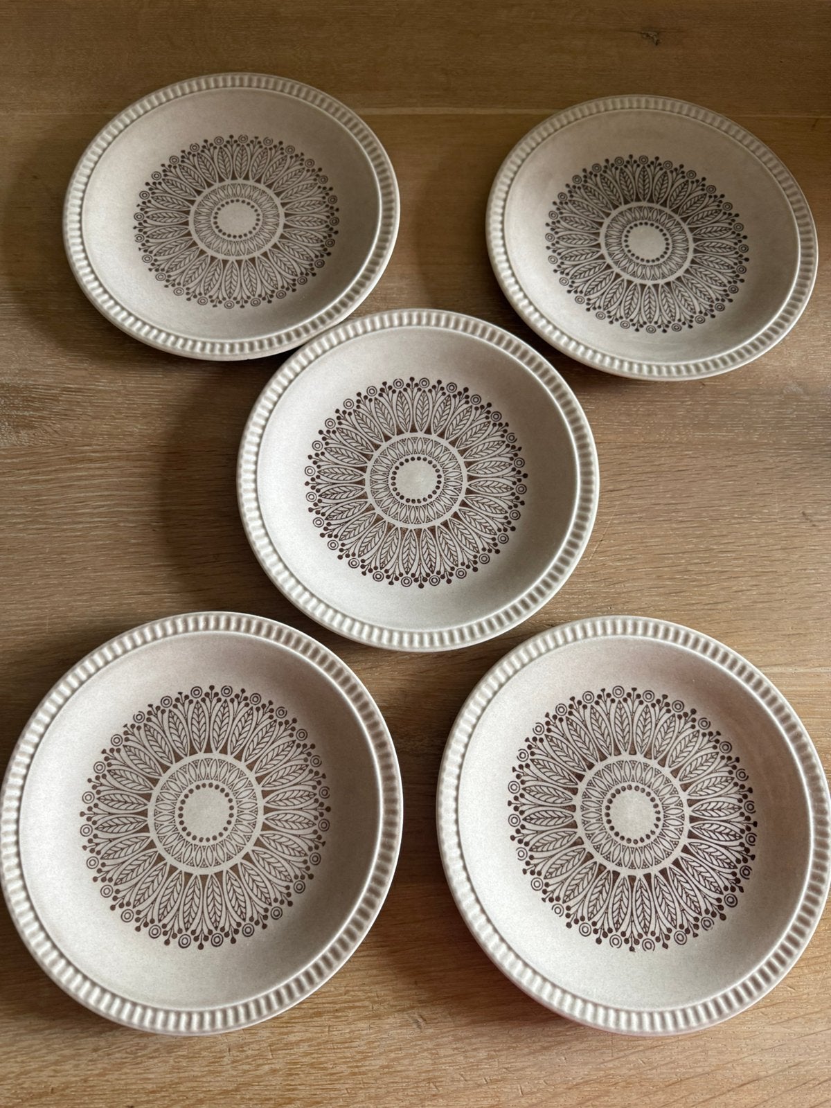 5 assiettes Boch Delta Ronda, Enlèvement