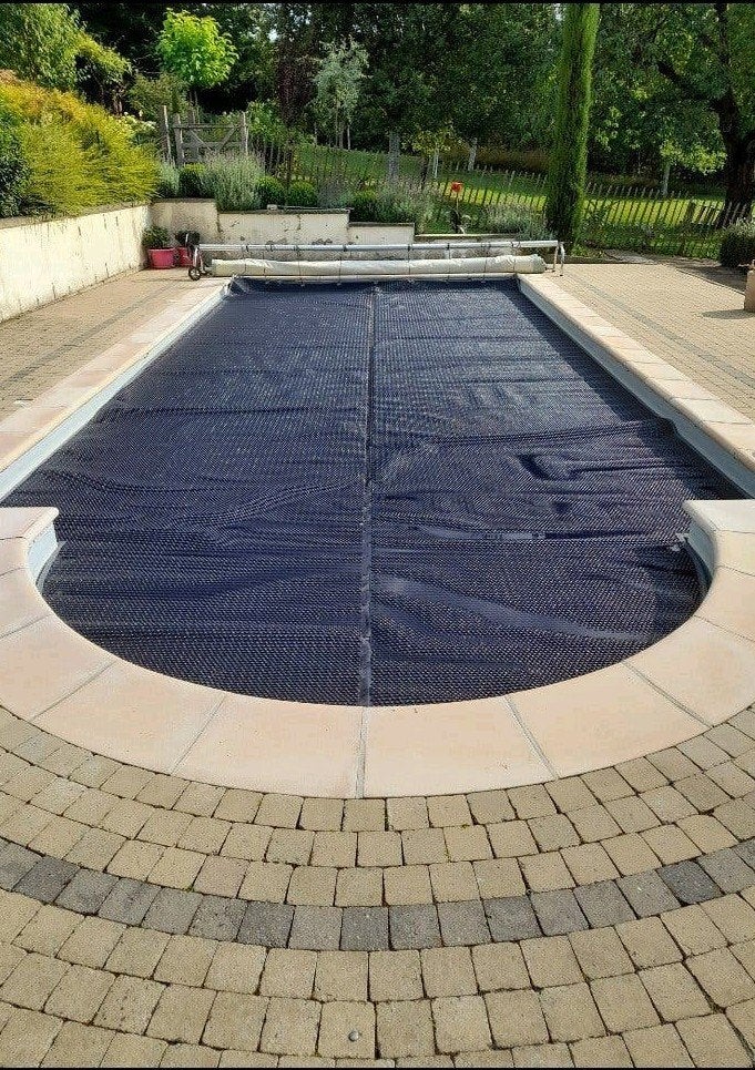 Bâche à bulles piscine + enrouleur télescopique ergonomique, Enlèvement, Comme neuf, Couverture de piscine