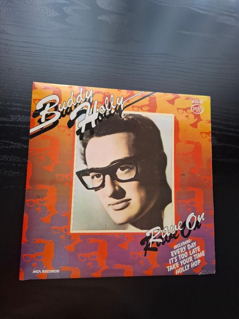 Buddy Holly - Rave On, Ophalen