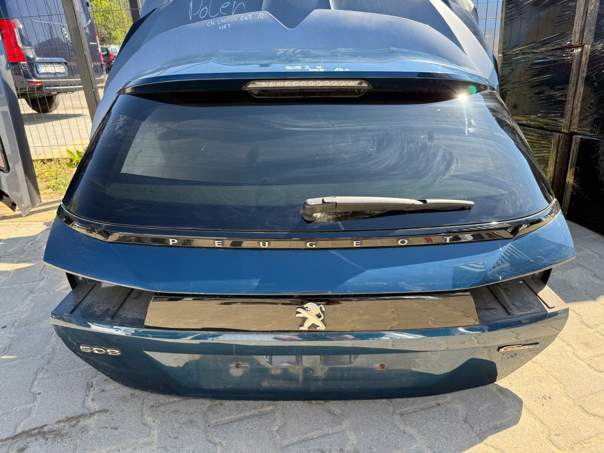 Bo te de vitesses 508 II SW moissonneuse-batteuse Achterklap, Taurusavenue 1
2132 LS  Hoofddorp, NL, Contact.group@renault.com