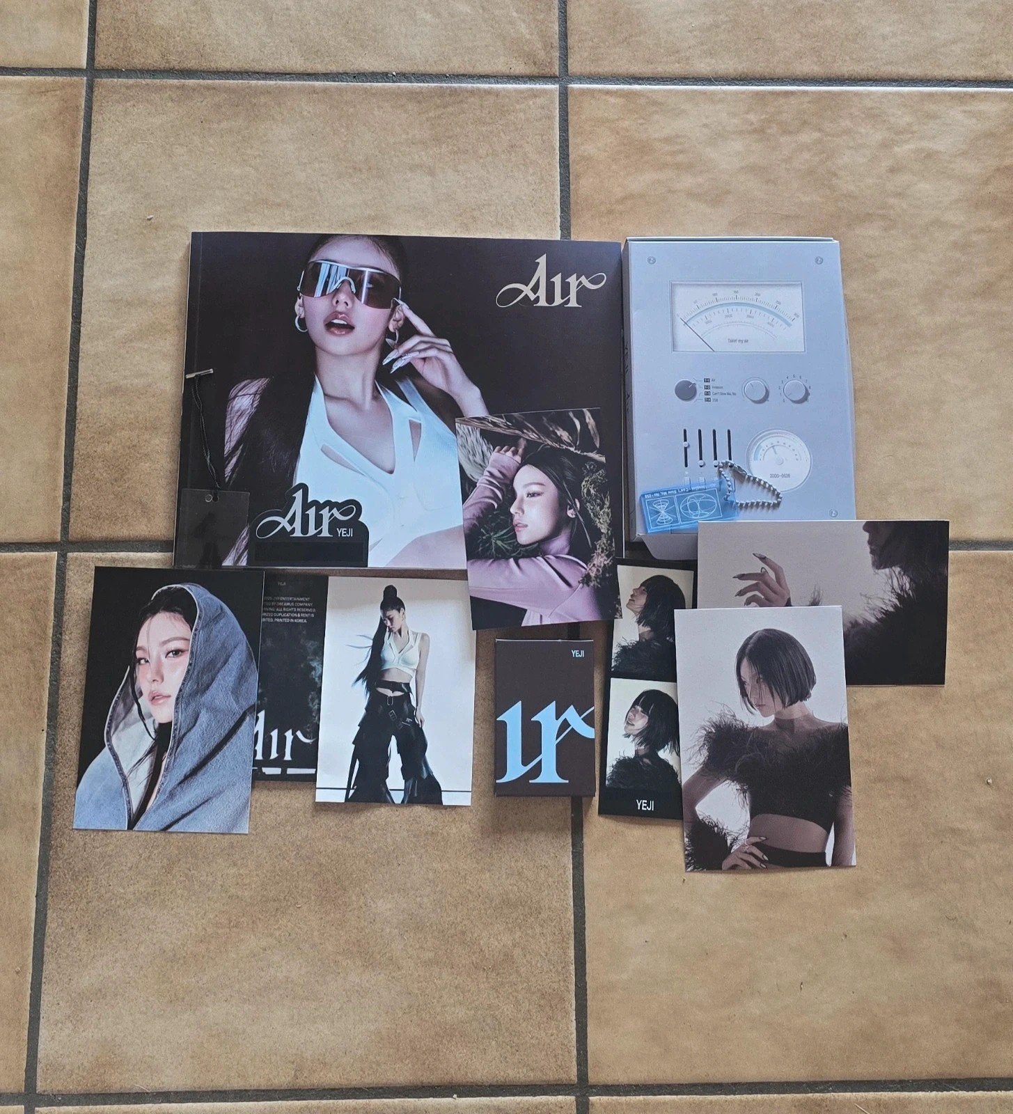 Lot 3 Albums ITZY Yeji Air, CD & DVD, CD | Musique du monde, Digipak, Utilisé, Album, Autres genres