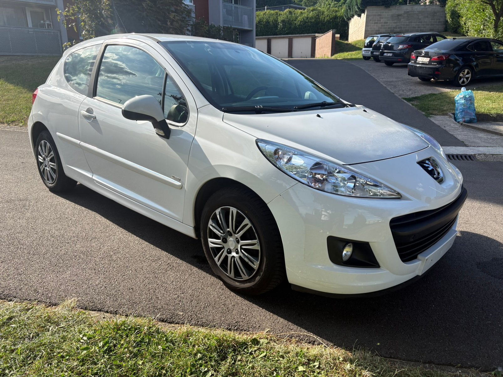 Peugeot 207 1.6 hdi pret à immatriculer, USB, Achat, Boîte manuelle, Noir