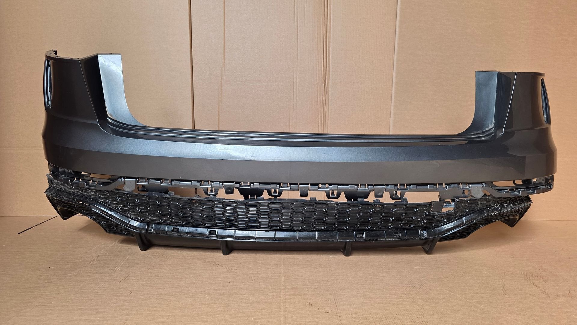 Achterbumper Audi Q8 4M8 RSQ8 Origineel RS Bumper 4M8807511A, Arrière, -, Origine de la pièce connue, Audi
