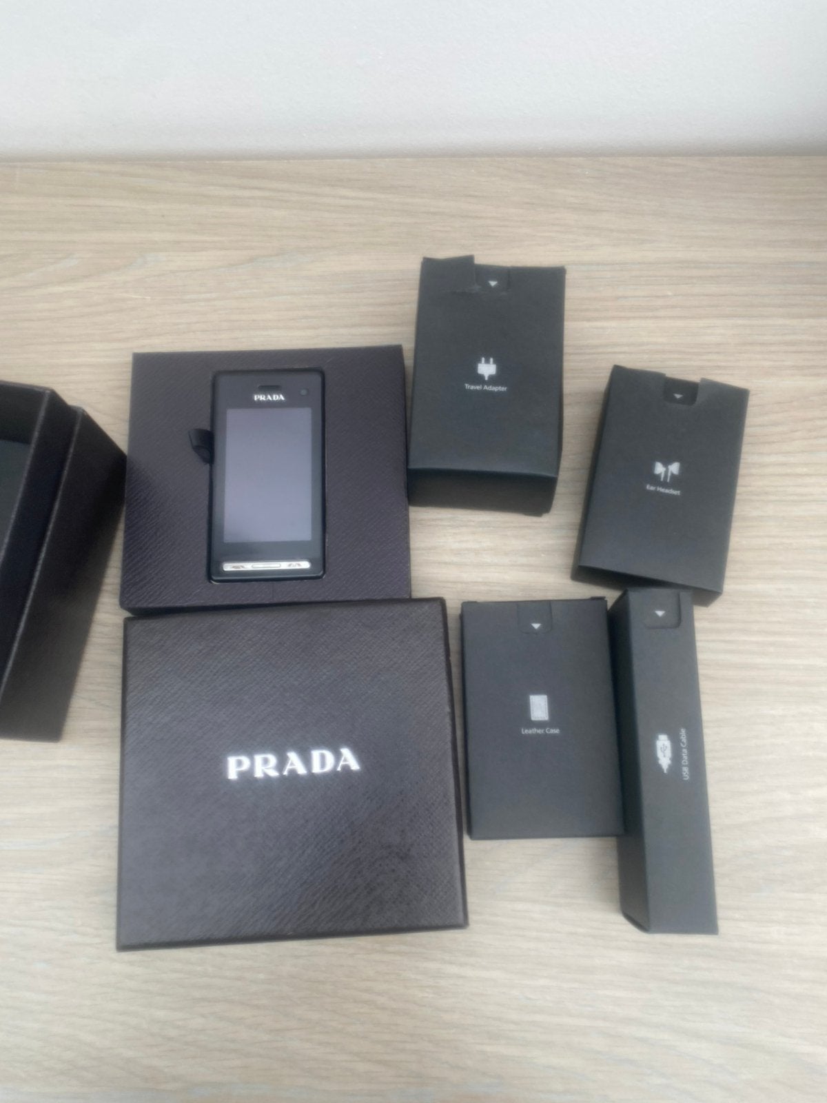 Prada telefoon, Telecommunicatie, Mobiele telefoons | Apple iPhone, Ophalen, Zo goed als nieuw