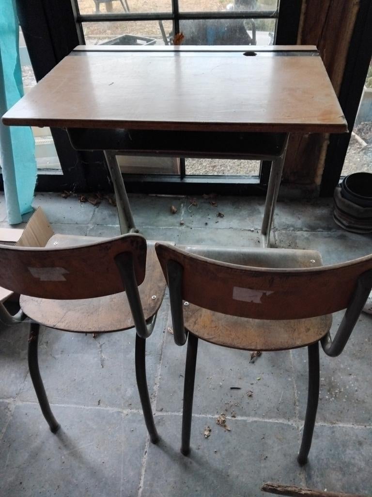 Oude schoolbank, Ophalen