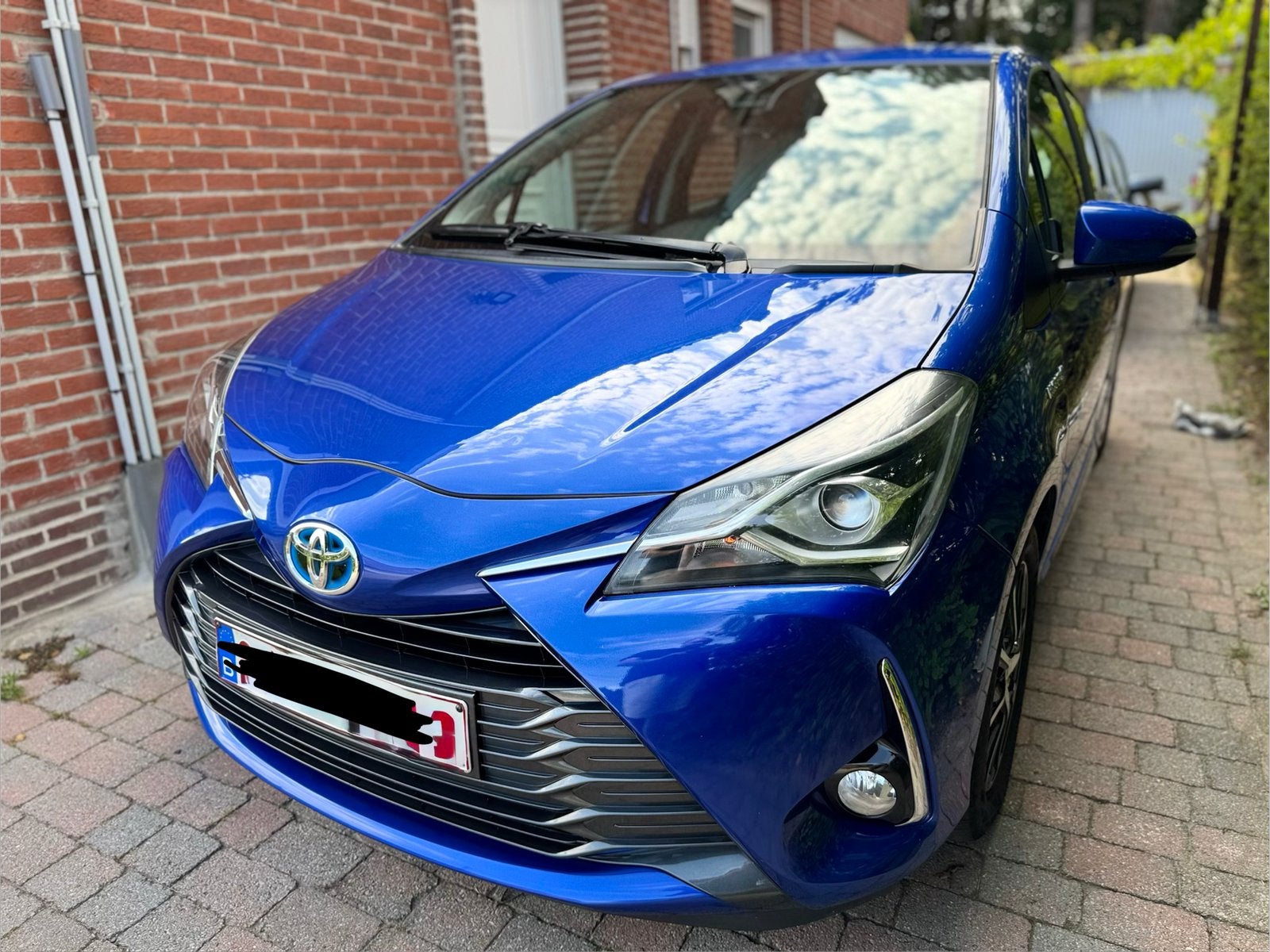 Toyota Yaris Hybrid Dynamic, Automaat, Blauw, Yaris, Te koop