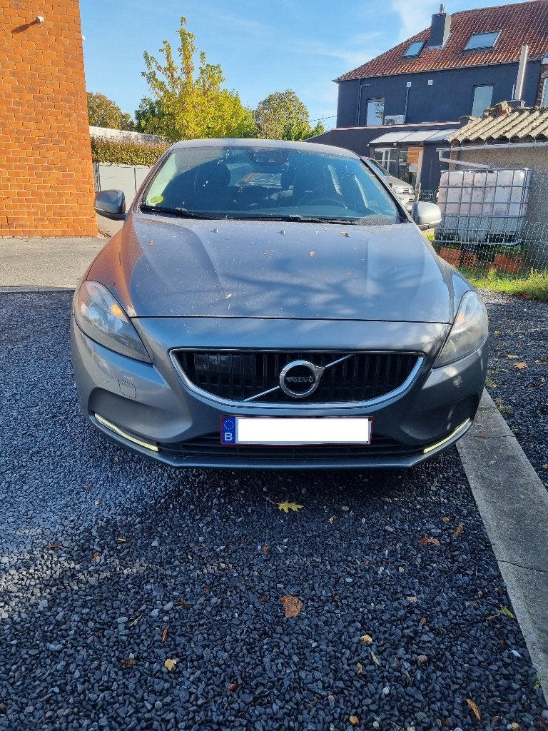 Volvo V40 D3 Automaat Momentum2, Auto's, Dealer onderhouden, Stof, 4 cilinders, 1969 cc