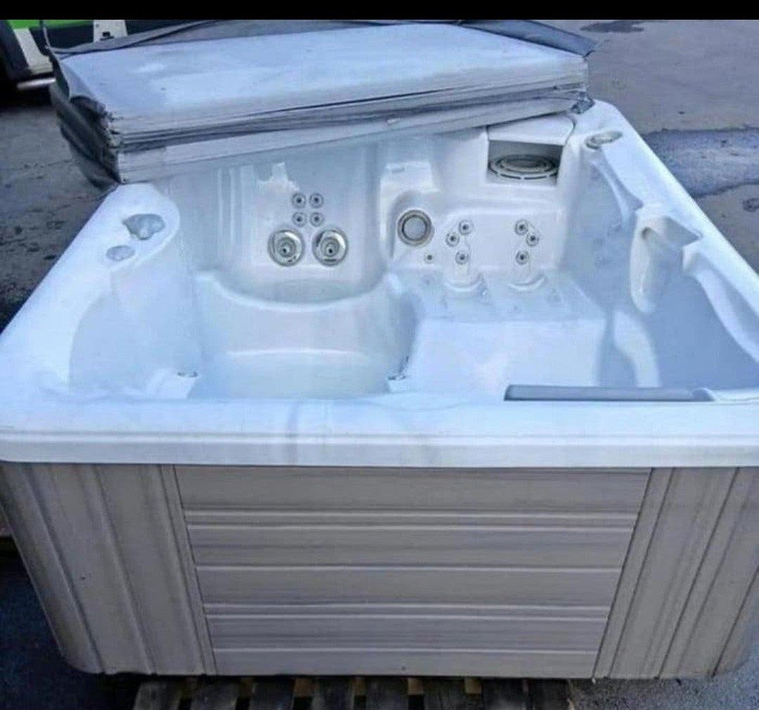 Jacuzzi pour 3 personnes => >>COMME NEUF ! LIVRAISON ET INST, Jardin & Terrasse, Enlèvement ou Envoi