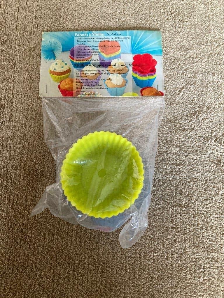 12 siliconen muffinvormpjes (nieuw), Ophalen of Verzenden, Nieuw, Bakvorm