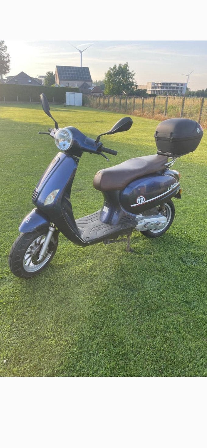 Scooter B 50cc neco azzuro s, Ophalen, Gebruikt