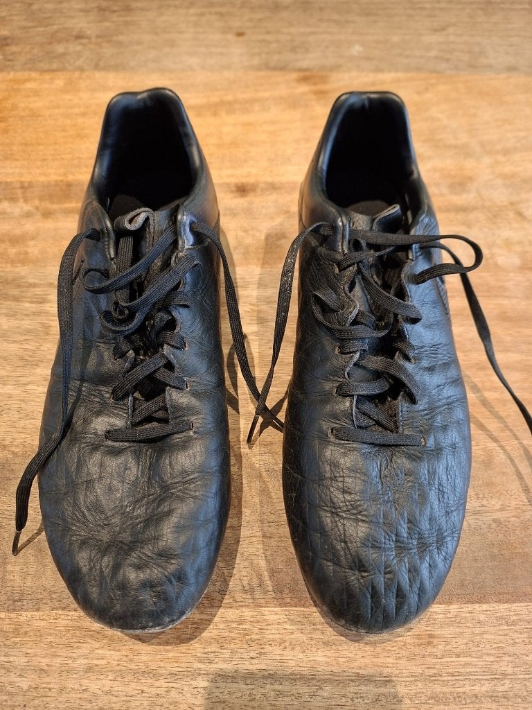 Nike voetbalschoen met ijzeren noppen Maat 44, Sport en Fitness, Ophalen of Verzenden, Zo goed als nieuw, Schoenen