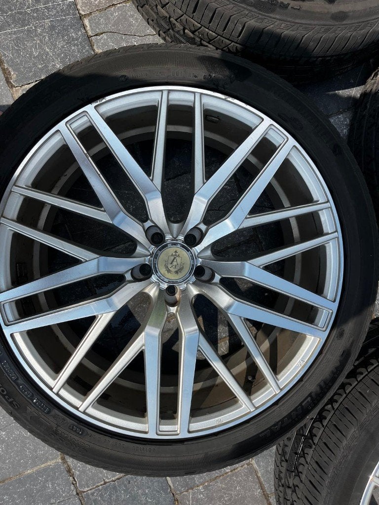 Velgen 265/ 40 R22 Continantal Sport Contact, Ophalen, Gebruikt, 265 mm, Banden en Velgen