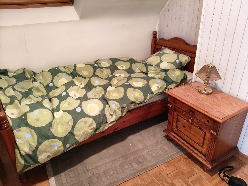 Eenpersoonsbed in kersenhout, Ophalen, 90 cm, Eenpersoons, Bruin