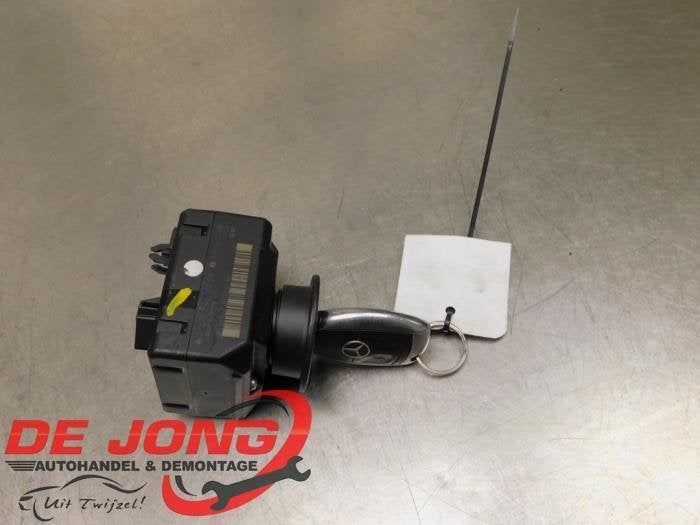 Serrure de contact + clé d'un Mercedes C-Klasse, Autos : Pièces & Accessoires, 3 mois de garantie, Utilisé, -, -