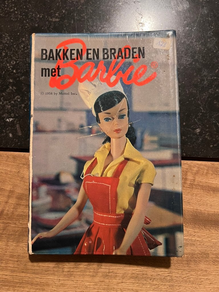 Bakken en braden met Barbie *1958 *, Boeken, Kookboeken, Gelezen, Voorgerechten en Soepen, Ophalen of Verzenden, Europa