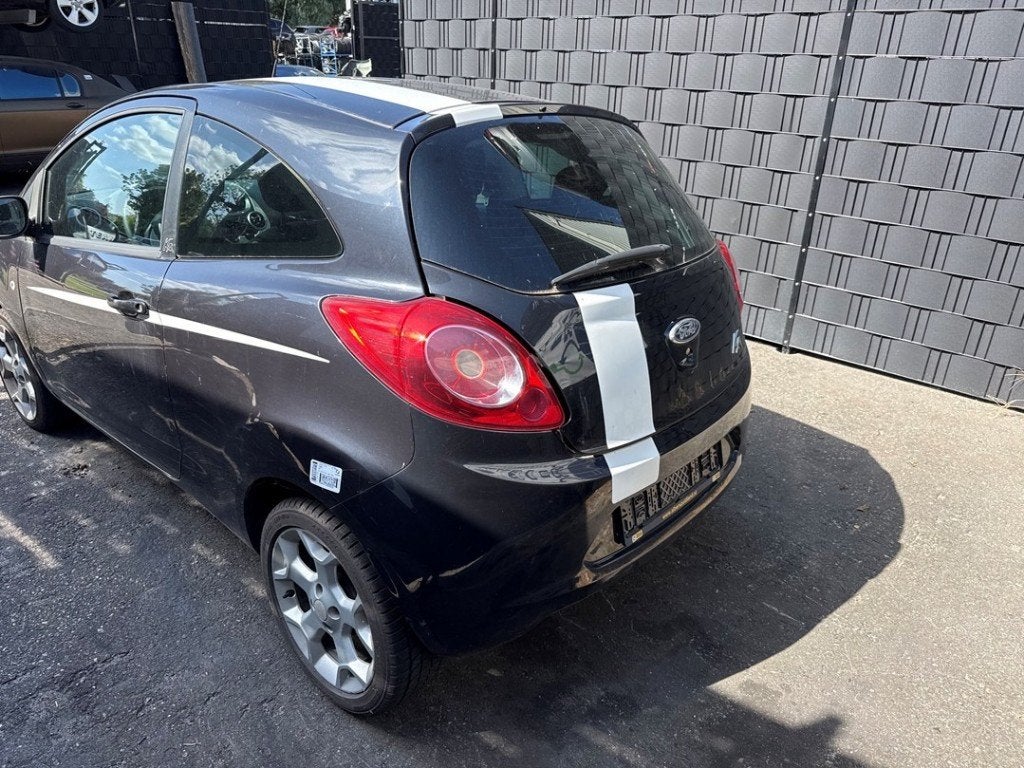 FEU ARRIÈRE GAUCHE Ford Ka II (01-2008/05-2016) (|1579396|), Henry-Ford-Straße  1
50735  Köln, DE, Ford-Werke GmbH, Kunden@ford.com