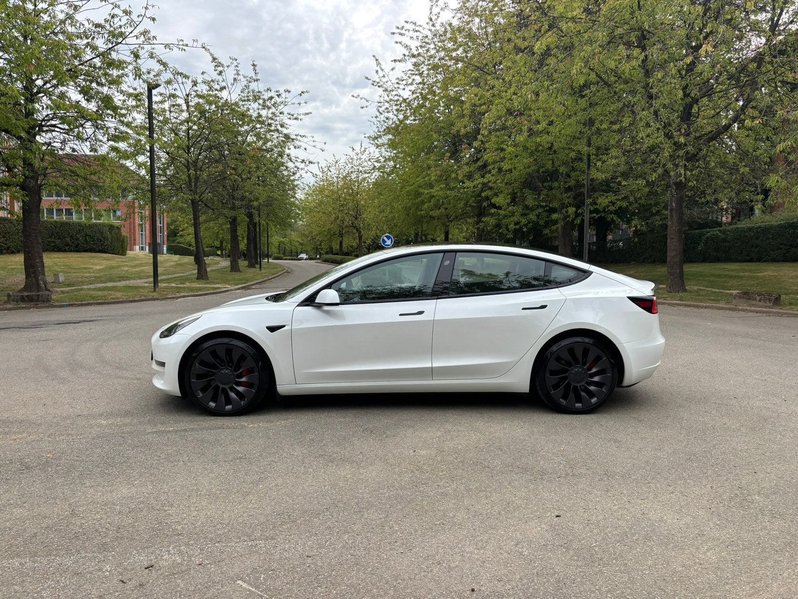 Tesla Model 3 Performance AWD met twee motoren - 63.000 km!!, Auto's, Tesla, Automaat, 0 cilinders, Wit, Particulier