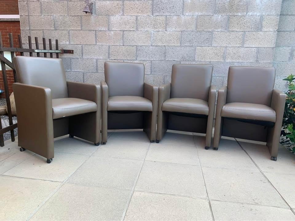 4 ledere stoelen op wieltjes, Ophalen, Gebruikt, Bruin, Leer