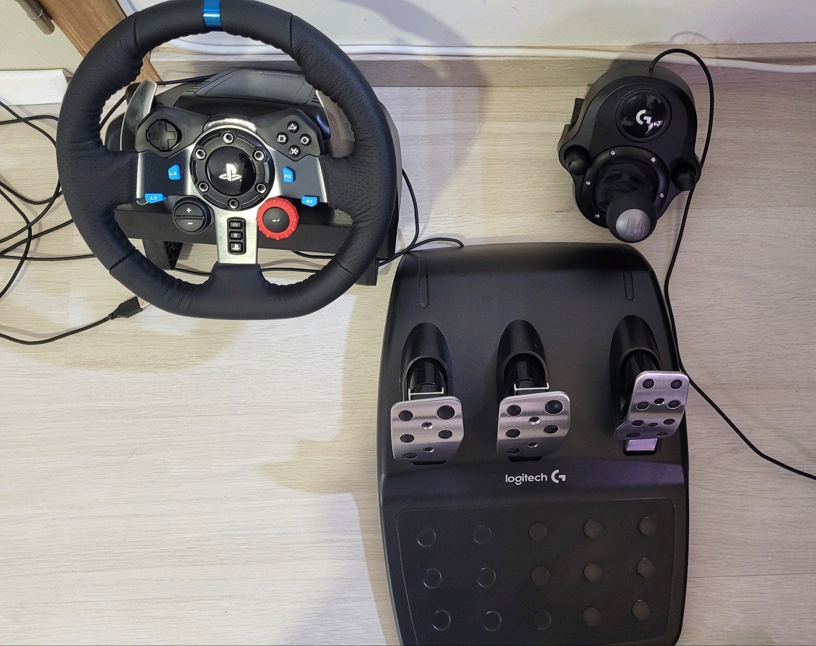 Volant Logitech G29 SE (pédales+ shifter), Enlèvement
