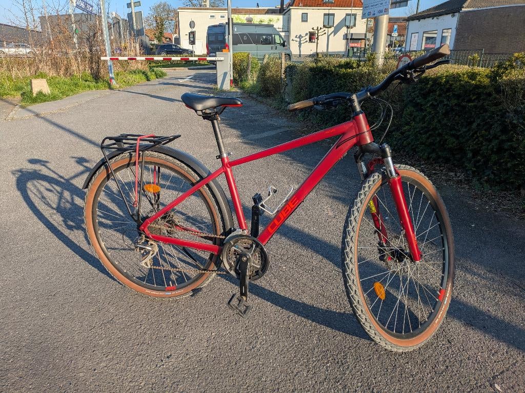 Vélo Cube Nature Rouge 2022 homme/femme, Vélos & Vélomoteurs, Autres marques, 45 à 49 cm, Femmes, Enlèvement
