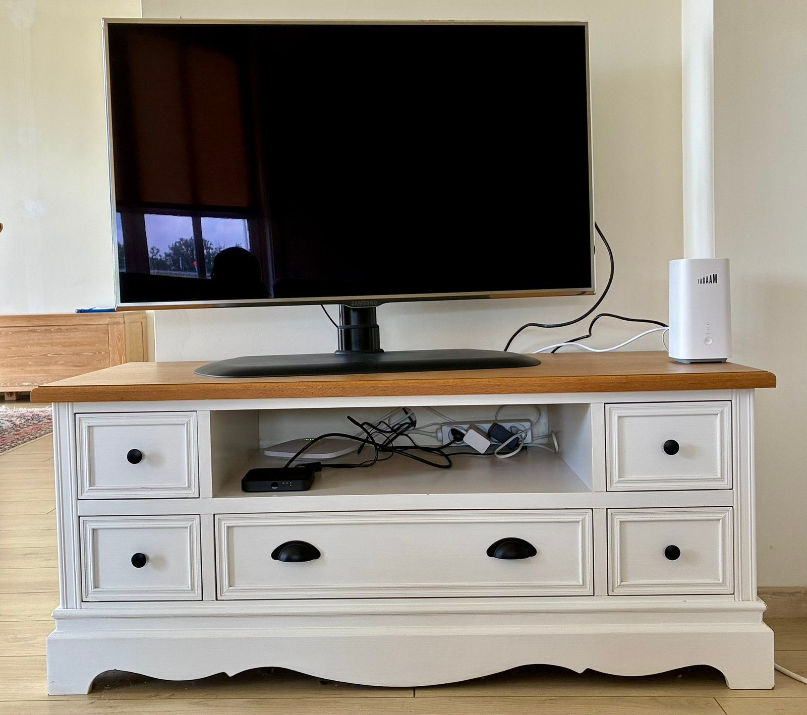 Armoire basse blanche rurale avec plateau en bois, Moins de 100 cm, Comme neuf, Enlèvement, Autres essences de bois
