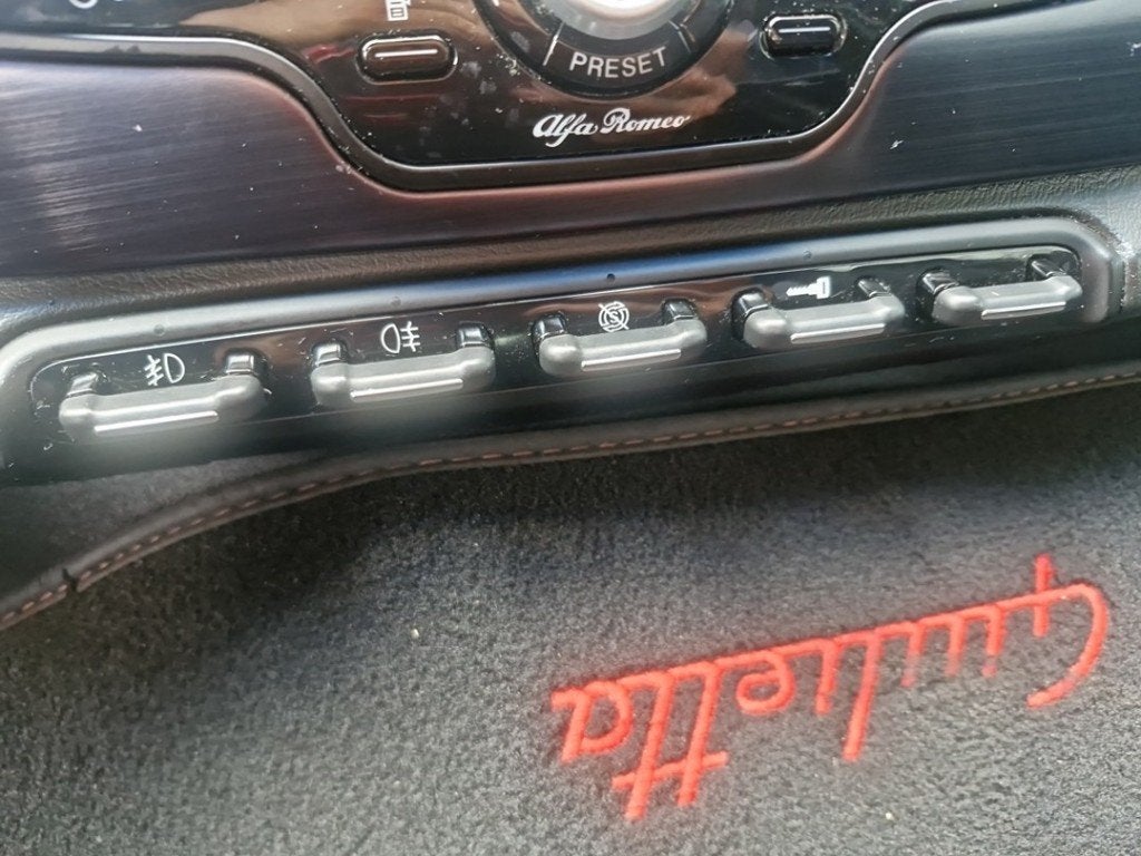 COMMUTATEUR DIVERS Alfa Romeo Giulietta (940) (|156099321|), Autos : Pièces & Accessoires, Stellantis Europe S.p.A, IPC D1-09 Bahnhofsplatz
65423  Rüsselsheim am Main, DE